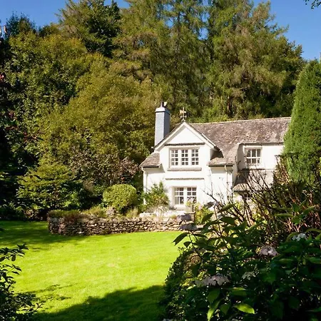Bowness-on-windermere Sleeps 10 With Wifi