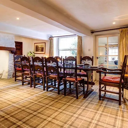 Bowness-on-windermere Sleeps 10 With Wifi Вилла