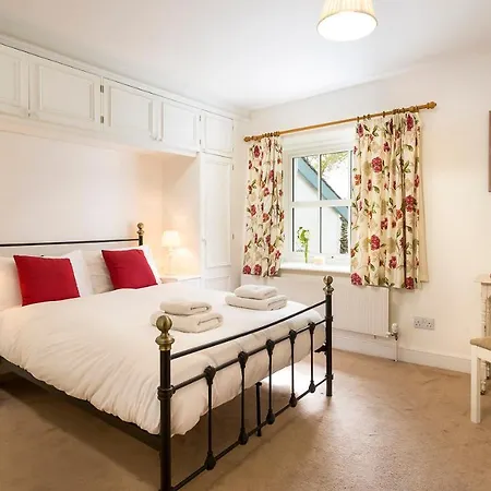 Bowness-on-windermere Sleeps 10 With Wifi *