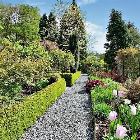 Вилла Bowness-on-windermere Sleeps 10 With Wifi Боунес-он-Уиндермер
