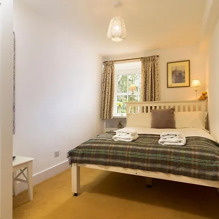 Bowness-on-windermere Sleeps 10 With Wifi