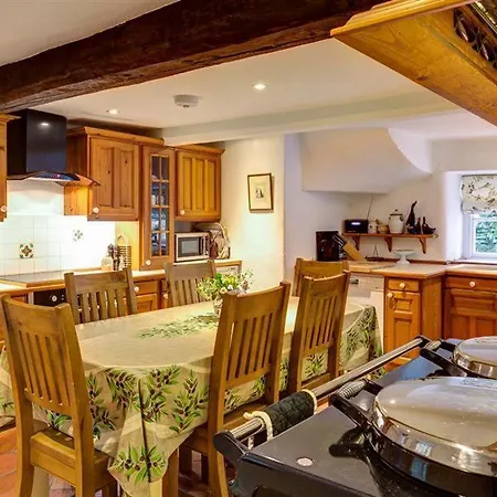 Bowness-on-windermere Sleeps 10 With Wifi * Боунес-он-Уиндермер
